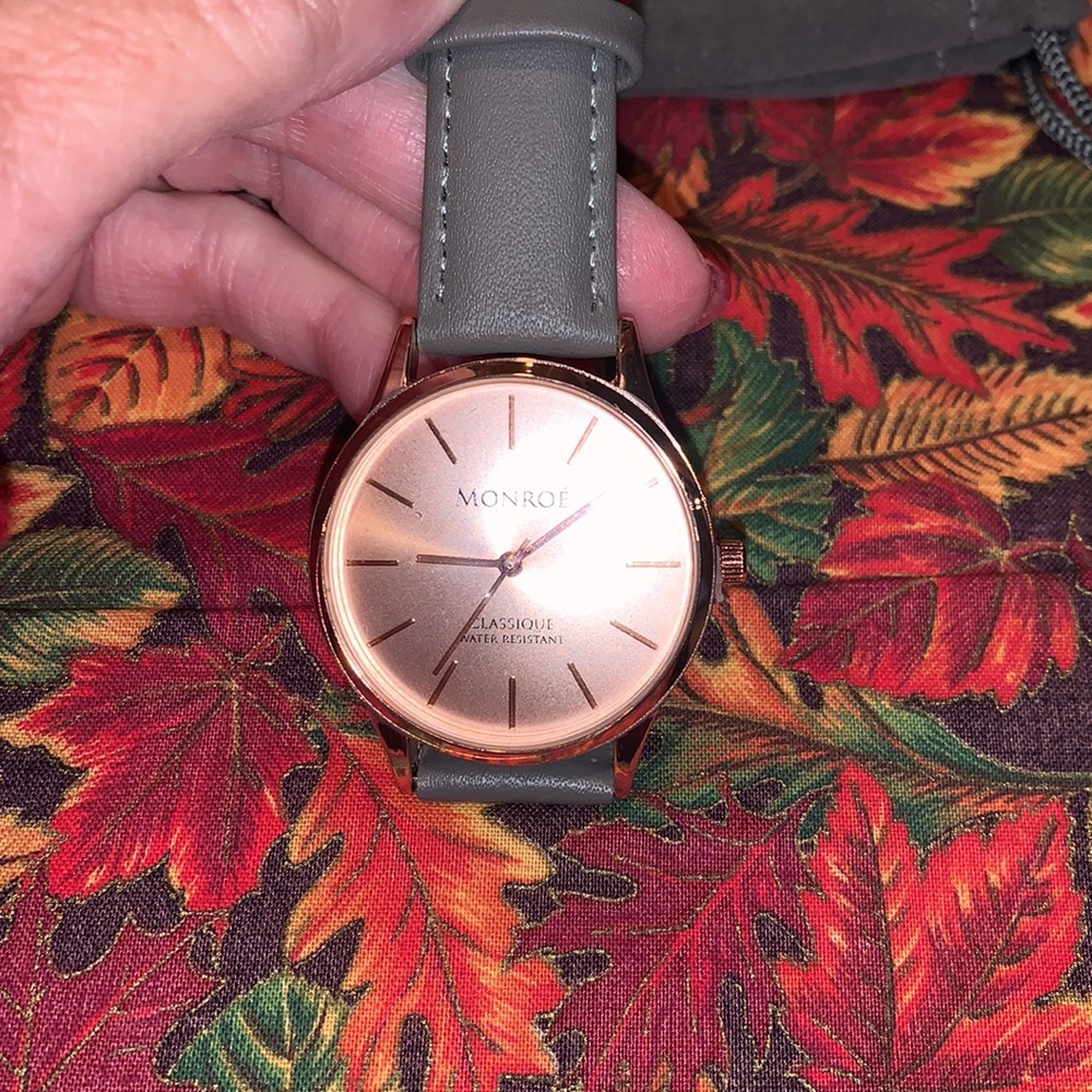 Monroe Watch! - Picture 2 of 6